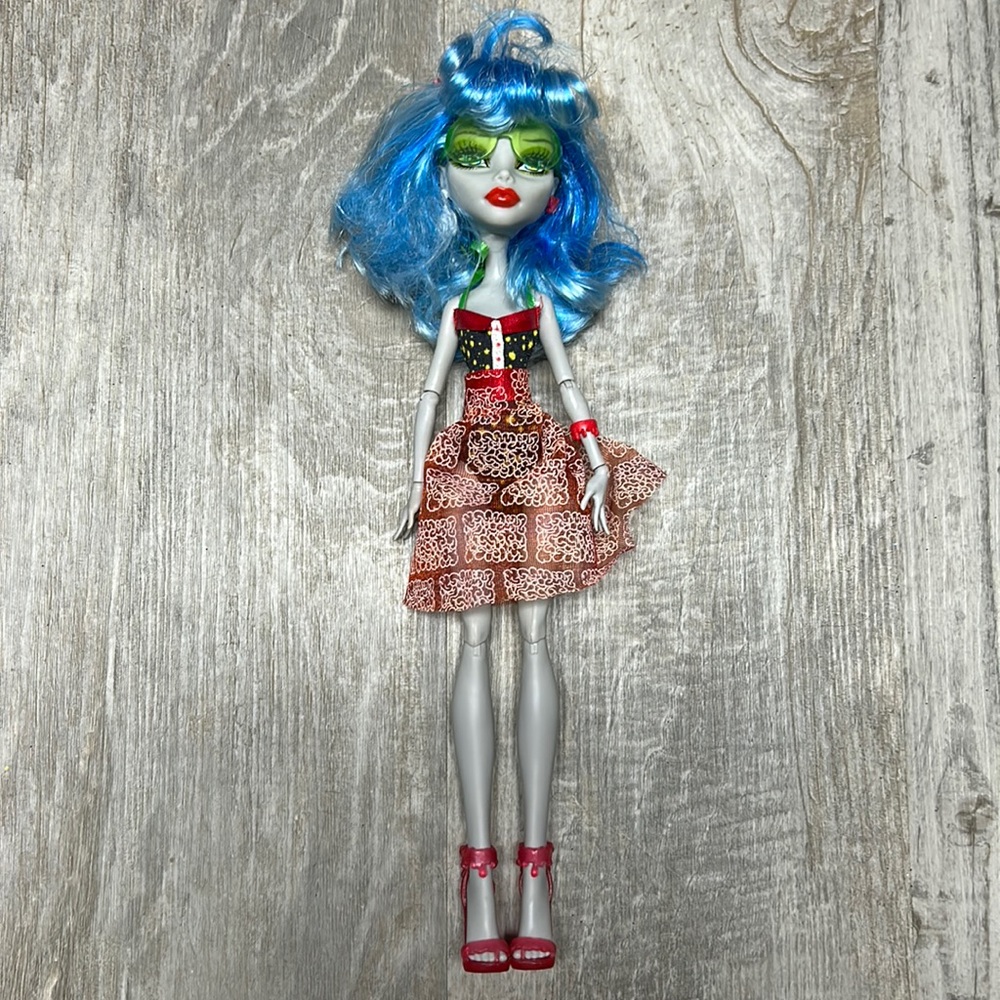 Monster High Skull Shores Ghoulia Yelps Doll